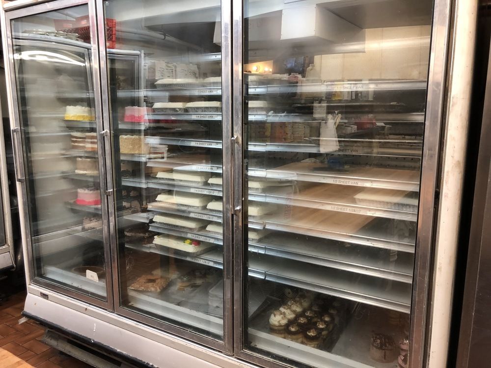 Traub's Bakery: 1020 Lincoln Avenue, Prospect Park, PA 19076